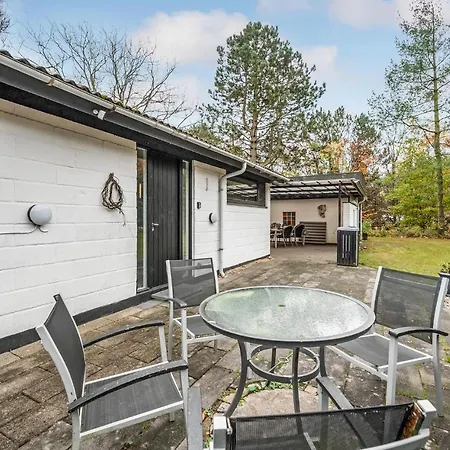 Lovely In With Wifi Holiday home